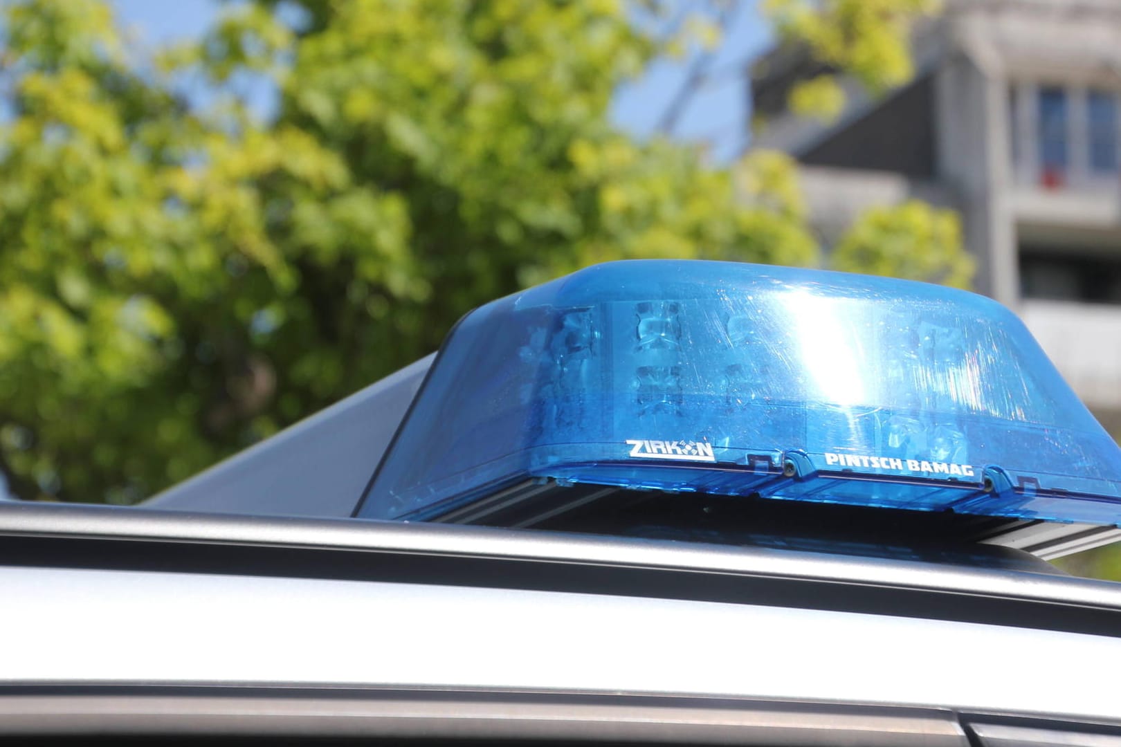 Zollernalbkreis: Die Polizei nahm in Haigerloch einen 40-Jährigen fest, der seine Mutter offenbar mit einem Messer angegriffen hat.