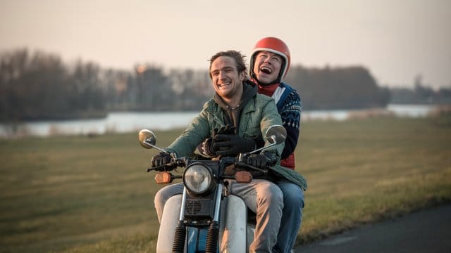 Frederick Lau (l) als Ben und David Kross (Simpel).