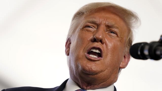 US-Präsident Donald Trump wettert weiter gegen den politischen Konkurrenten. US-Präsident Donald Trump wettert weiter gegen den politischen Konkurrenten.