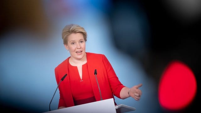 Jugendministerin Franziska Giffey (SPD) setzt sich für mehr politische Partizipation ein. Jugendministerin Franziska Giffey (SPD) setzt sich für mehr politische Partizipation ein.