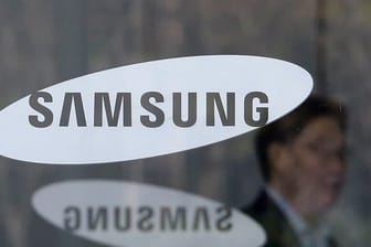 Der Elektronikhersteller Samsung überrascht mit einem höherem Quartalsgewinn als bislang angenommen.
