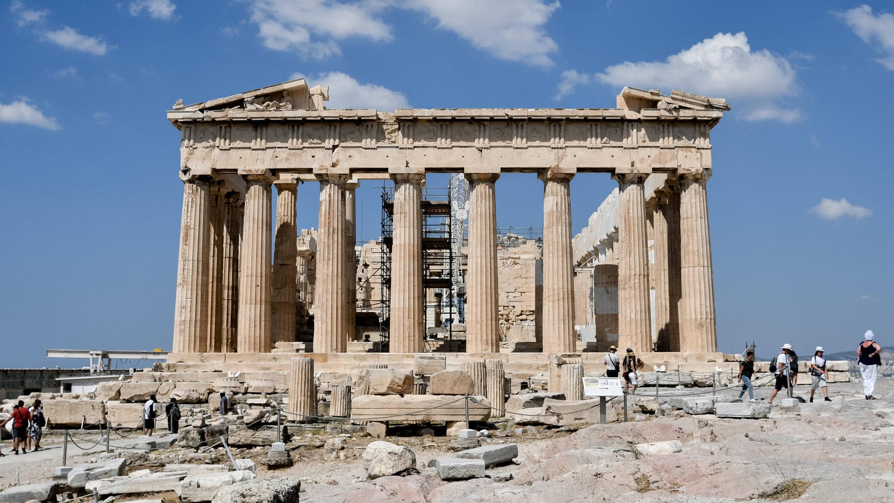 Die Akropolis in Athen: Seit Jahren machen Gerüchte um Schätze aus dem Zweiten Weltkrieg die Runde – immer wieder endet die Suche tödlich. (Symbolfoto) Die Akropolis in Athen: Seit Jahren machen Gerüchte um Schätze aus dem Zweiten Weltkrieg die Runde – immer wieder endet die Suche tödlich. (Symbolfoto)