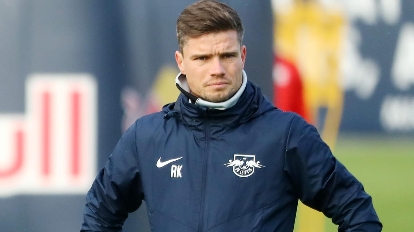 Robert Klauß: Er soll beim Club als neuer Trainer im Gespräch sein, zuletzt war er Assistent von Julian Nagelsmann und Ralf Rangnick. Robert Klauß: Er soll beim Club als neuer Trainer im Gespräch sein, zuletzt war er Assistent von Julian Nagelsmann und Ralf Rangnick.