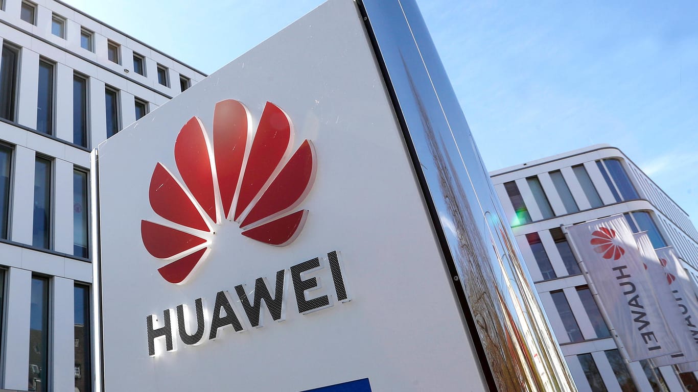 Das Logo von Huawei (Symbolbild): Das Unternehmen überholt Samsung als Smartphone-Marktführer.