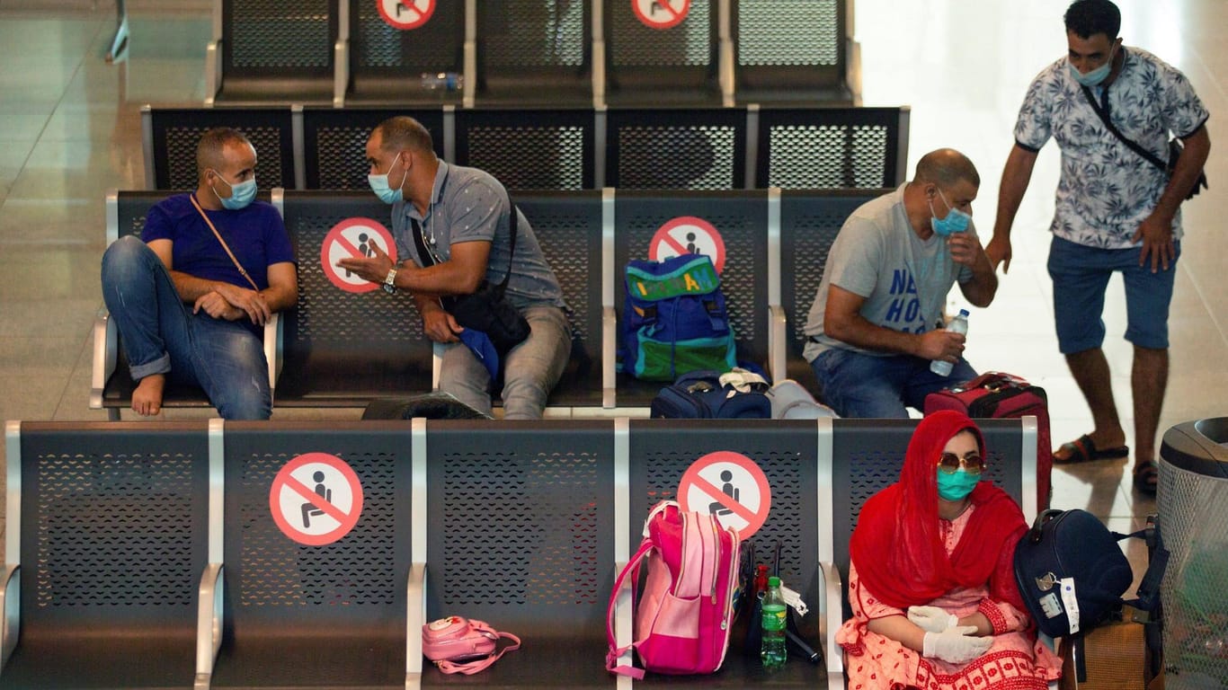 Der Flughafen in Barcelona: Wenn Jens Spahns Pläne für die Reiserückkehrer gelten, haben viele schon gar keine Ferien mehr.