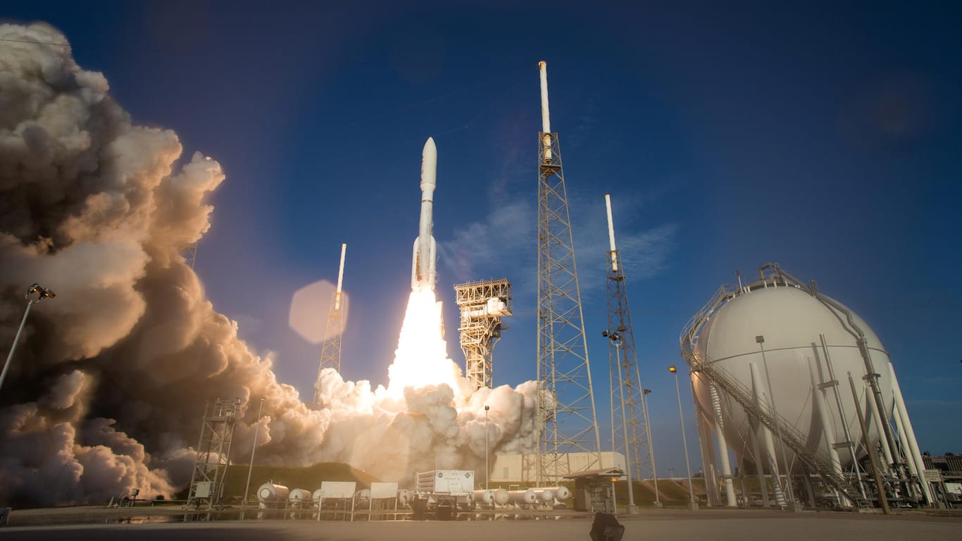 Der Raketen-Launch: Die Trägerrakete bringt den Mars-Rover ins All.