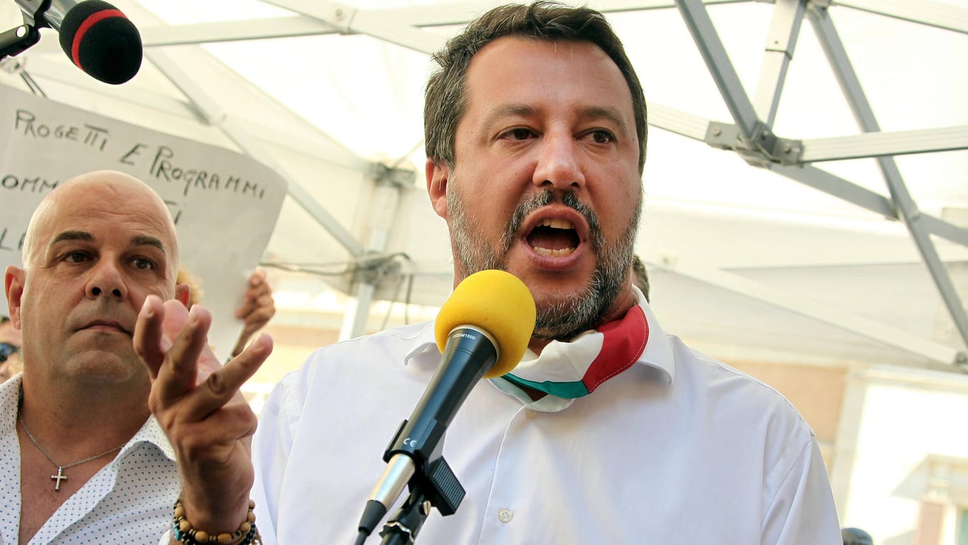 Matteo Salvini (r): Der italienische Ex-Innenminister erntete für seine Anti-Flüchtlingspolitik viel Kritik.