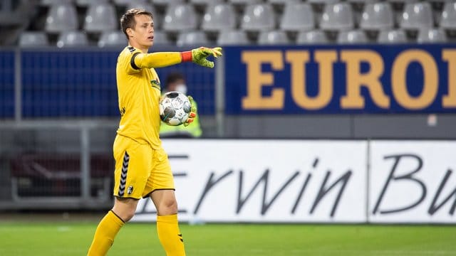 Ob Torwart Alexander Schwolow den SC Freiburg verlässt ist längst noch nicht klar. Ob Torwart Alexander Schwolow den SC Freiburg verlässt ist längst noch nicht klar.