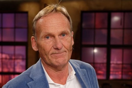Erwartet keine schnelle Entscheidung über eine Rückkehr der Fans in die Stadien: BVB-CEO Hans-Joachim Watzke.