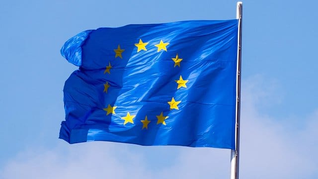 Die EU-Kommission hat die geplante Garantie des Bundes für Reisegutscheine bei Corona-bedingten Stornierungen genehmigt. Die EU-Kommission hat die geplante Garantie des Bundes für Reisegutscheine bei Corona-bedingten Stornierungen genehmigt.