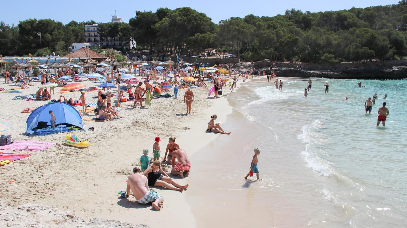 Mallorca: Viele Menschen wollen in Corona-Zeiten kurzfristig einen Urlaub buchen.
