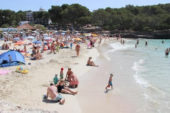 Mallorca: Viele Menschen wollen in Corona-Zeiten kurzfristig einen Urlaub buchen.