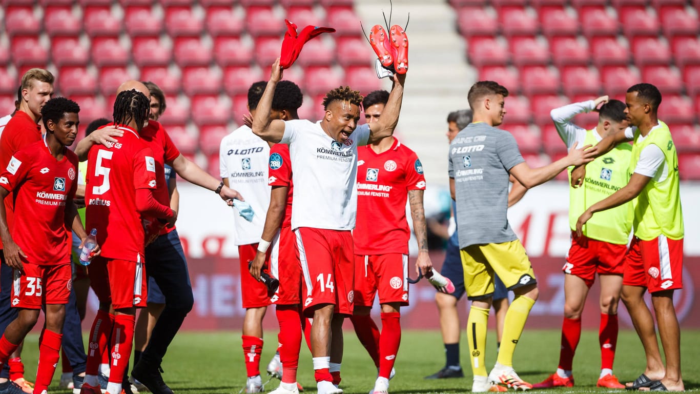 FSV Mainz 05: Der Klub hat sein neues Heimtrikot vorgestellt.