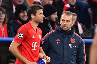 Thomas Müller und Hansi Flick (v.l.): Der Bayern-Profi ist voll des Lobes für seinen Cheftrainer.
