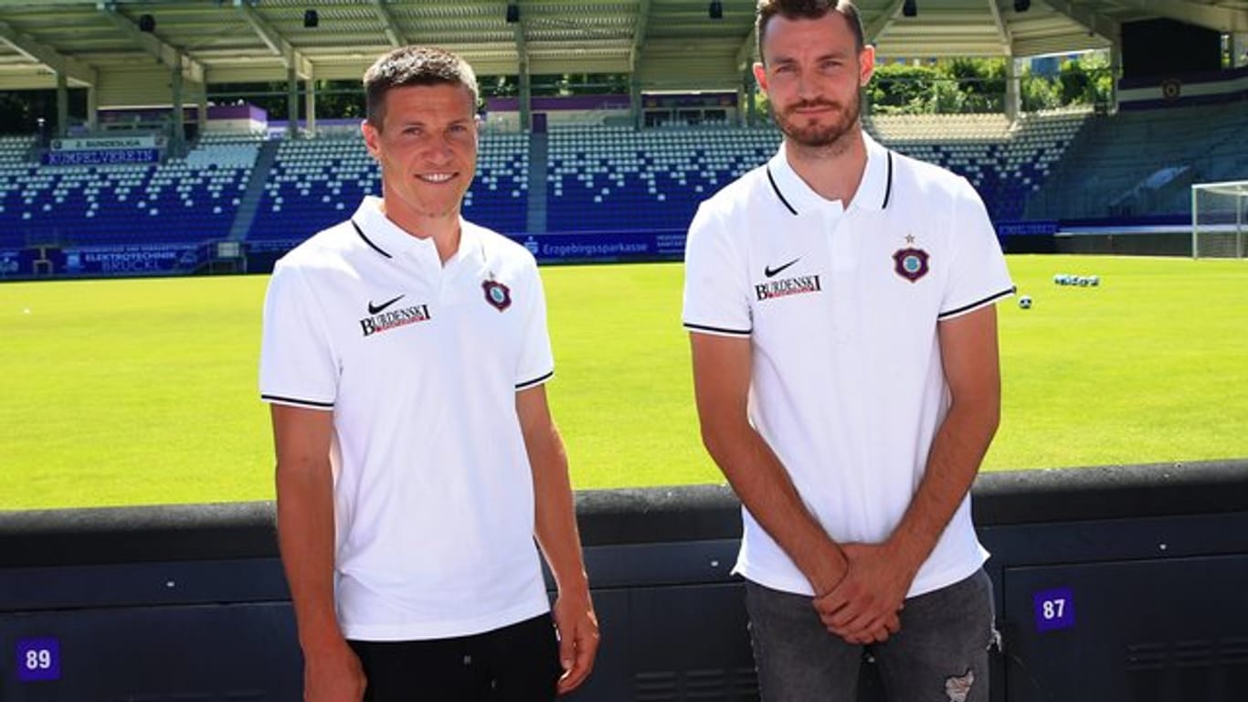 Die beiden Neuen des FC Erzgebirge Aue: Gaëtan Bussmann (l) und Florian Ballas.