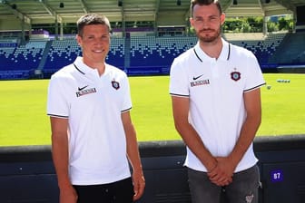 Die beiden Neuen des FC Erzgebirge Aue: Gaëtan Bussmann (l) und Florian Ballas.