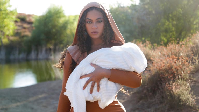 "Black is King": Beyoncé inszeniert nicht nur sich selbst – auch ihre Familie ist Teil des Films.