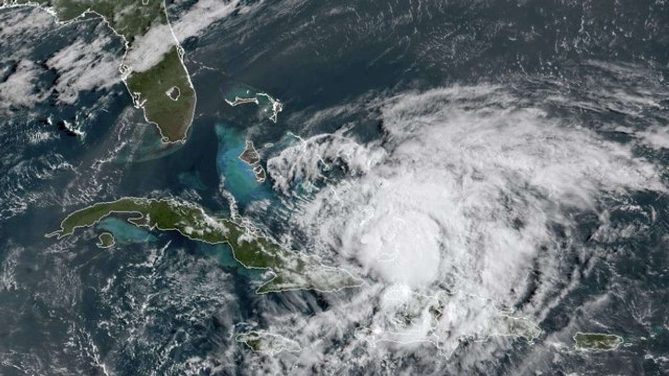 An der Ostküste Floridas gilt wegen "Isaias" eine Hurrikanwarnung.