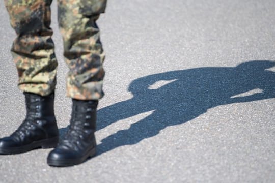 Die Bewerberzahl für den freiwilligen Wehrdienst gehen seit neun Jahren kontinuierlich zurück.