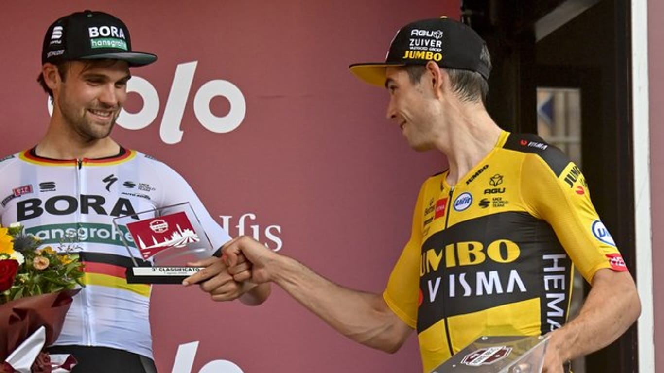 Re-Start bei Strade Bianche geglückt: Maximilian Schachmann (l) und Sieger Wout Van Aert.