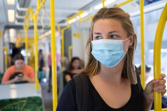 Mund-Nase-Bedeckung: Masken können die Verbreitung des Coronavirus eindämmen.