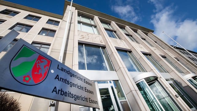 Das Essener Amtsgericht (Archivbild): Ein Autofahrer musste sich wegen fahrlässiger Tötung vor Gericht verantworten. Das Essener Amtsgericht (Archivbild): Ein Autofahrer musste sich wegen fahrlässiger Tötung vor Gericht verantworten.