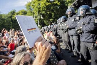 Bei der Demonstration in Berlin gab es massenhafte Verstöße gegen die Corona-Auflagen.