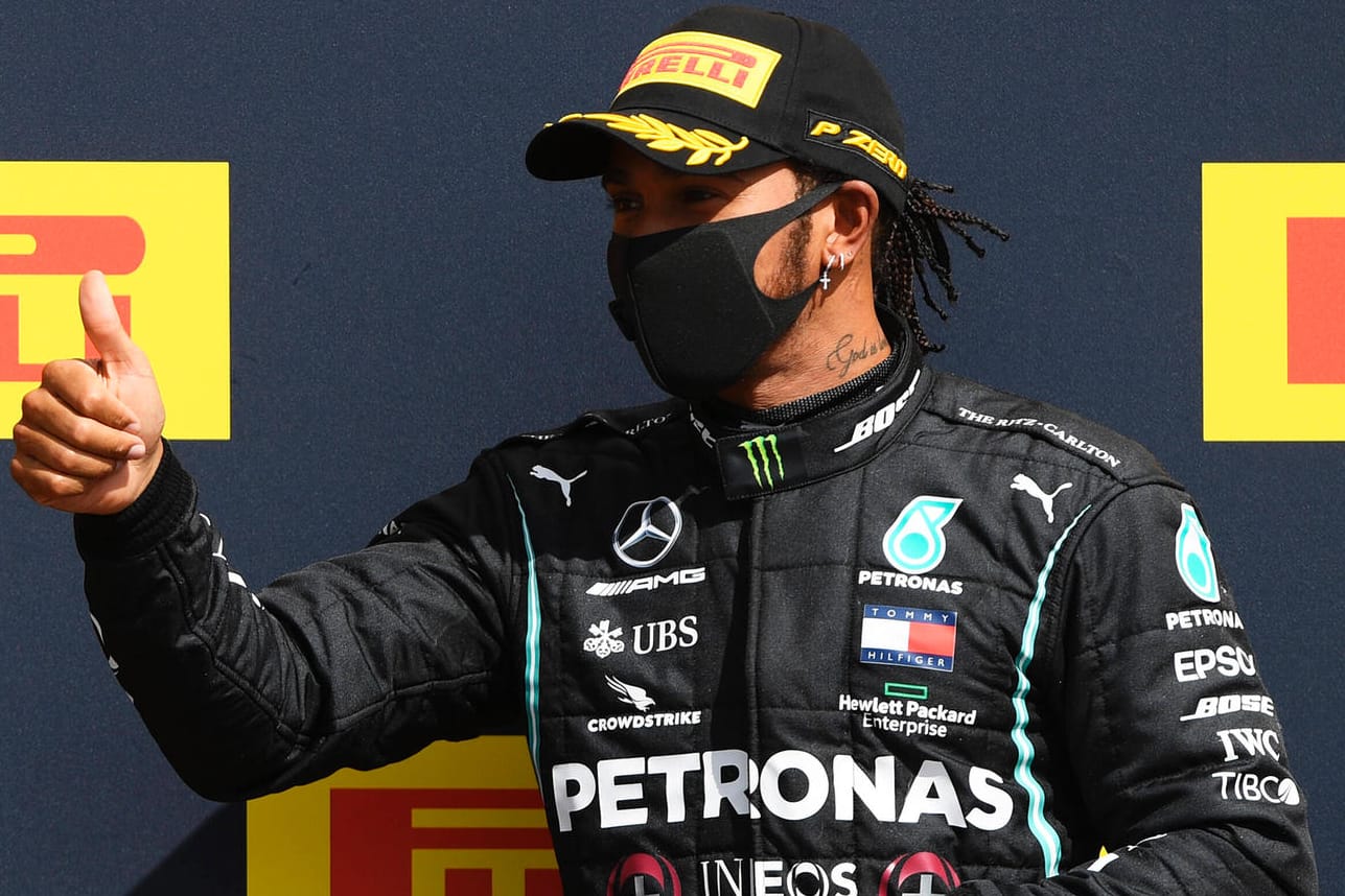 Lewis Hamilton: Der sechsmalige Weltmeister auf dem Podium in Silverstone.