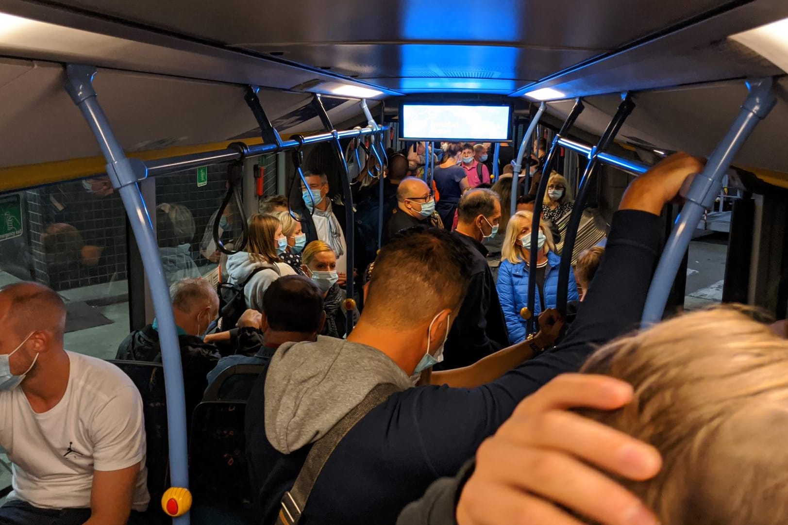 Zubringerbus am Frankfurter Flughafen