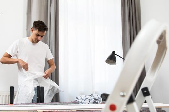 Eine Renovierung kann teuer werden - wenn es um ein Homeoffice geht, lassen sich damit aber vielleicht Steuern sparen.