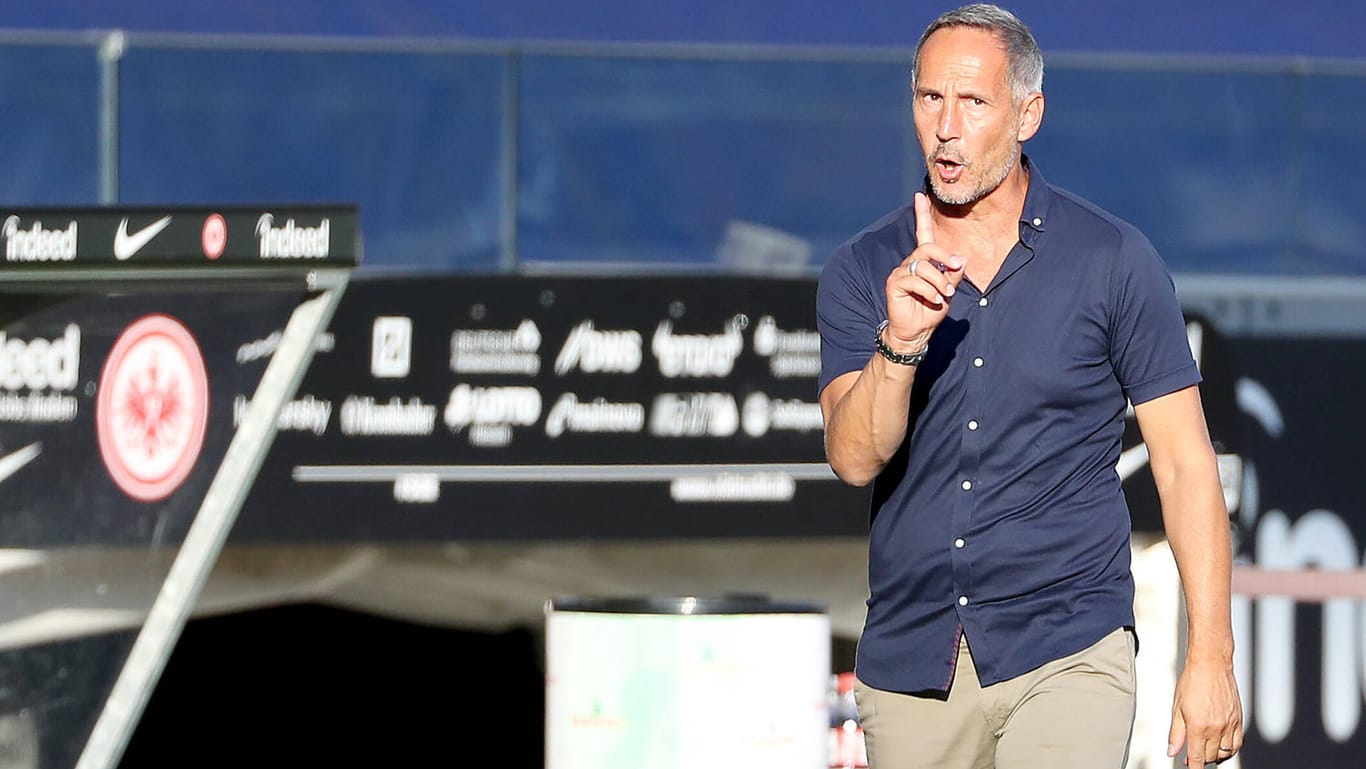 Trainer Adi Hütter glaubt trotz des 0:3-Hinspielergebnisses in Basel ein Frankfurter Europapokal-Wunder.