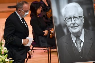 Norbert Walter Borjans: Der SPD-Vorsitzende nahm ein letztes Mal Abschied von Hans-Jochen Vogel.