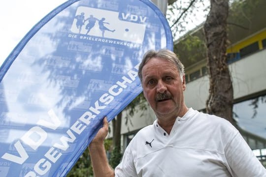 Peter Neururer leitet zum dritten Mal das VDV-Camp.