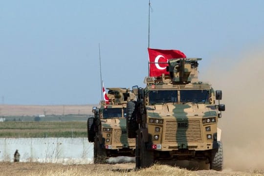 Die Bundesregierung genehmigt weiterhin Rüstungslieferungen an die Türkei.