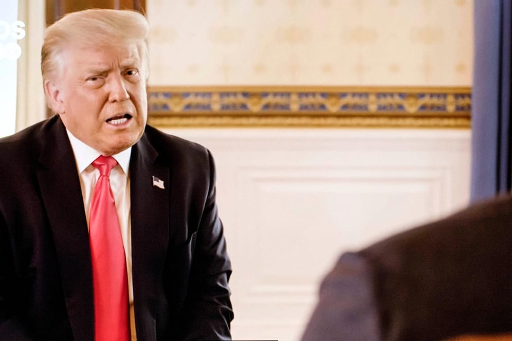 Der Präsident versucht im Angesicht der Fragen von Jonathan Swan die Haltung zu bewahren: Donald Trump negiert die dramatische Corona-Lage seines Landes.