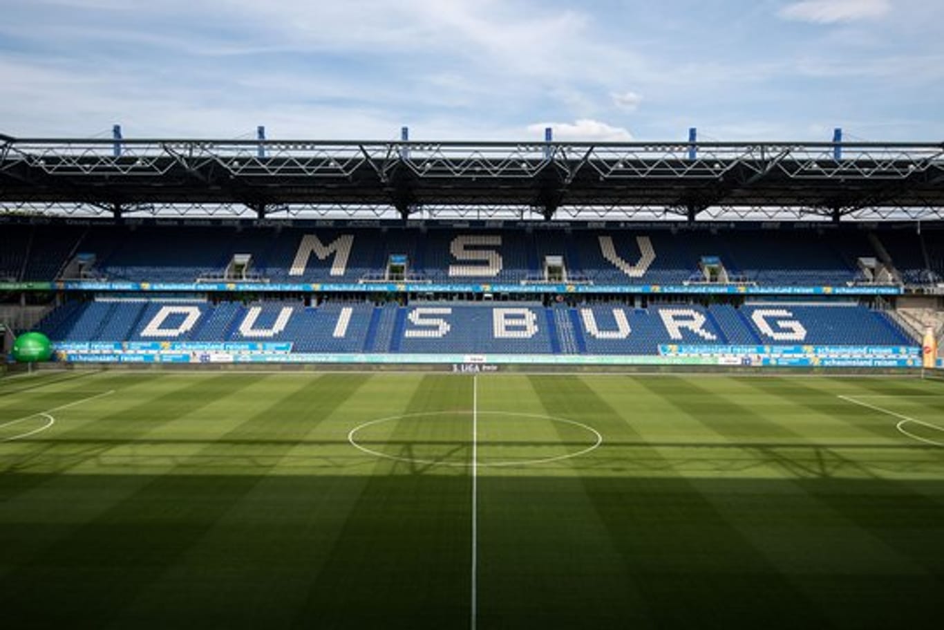 In der Arena des MSV Duisburg wird Europa League gespielt.