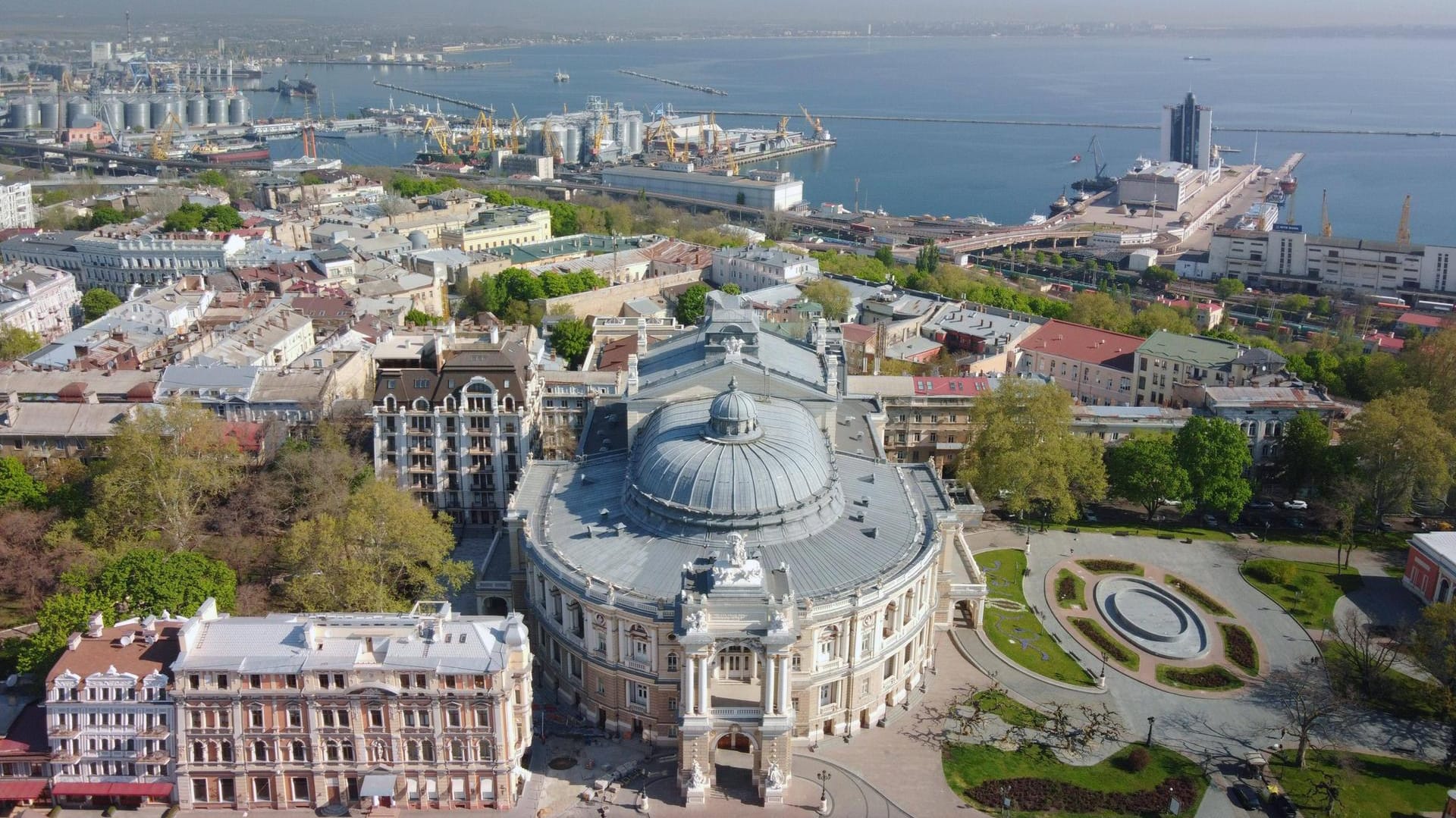 Schwarzes Meer: Der Blick auf den Hafen und das Meer Odessas ist spektakulär, die Geschichte noch mehr.