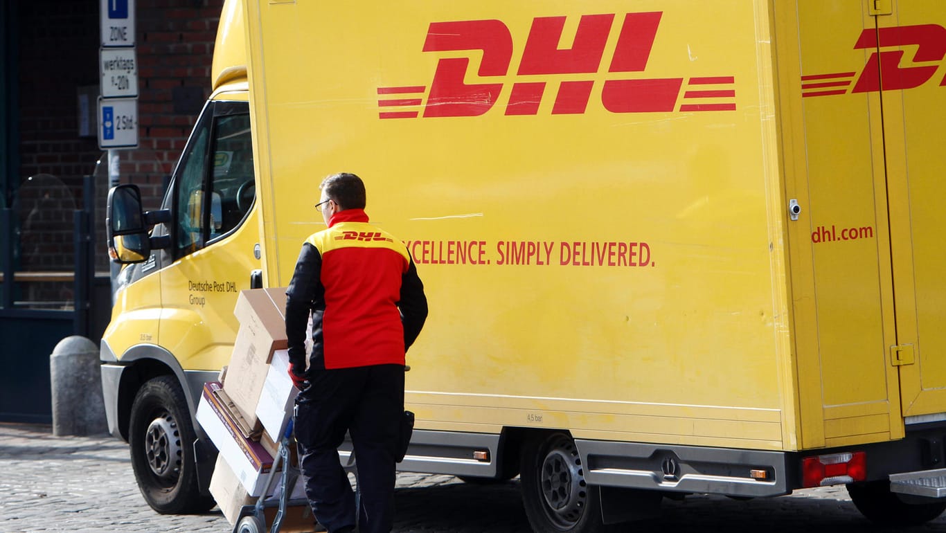 DHL-Paketzusteller: Die Deutsche Post, zu der auch DHL gehört, profitiert vom Online-Handel.