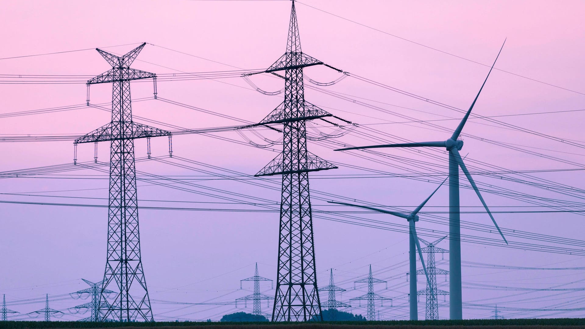 Stromleitungen und Windkraftanlagen in NRW (Symbolbild): In einem Dortmunder Stadtteil ist für mehr als 1.000 Haushalte der Strom ausgefallen. Stromleitungen und Windkraftanlagen in NRW (Symbolbild): In einem Dortmunder Stadtteil ist für mehr als 1.000 Haushalte der Strom ausgefallen.