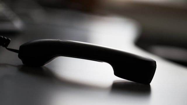 Die Bundesregierung muss eine europäische Richtlinie zum Schutz von Hinweisgebern umsetzen - möglichst umfassend, fordern Verbände. Die Bundesregierung muss eine europäische Richtlinie zum Schutz von Hinweisgebern umsetzen - möglichst umfassend, fordern Verbände.
