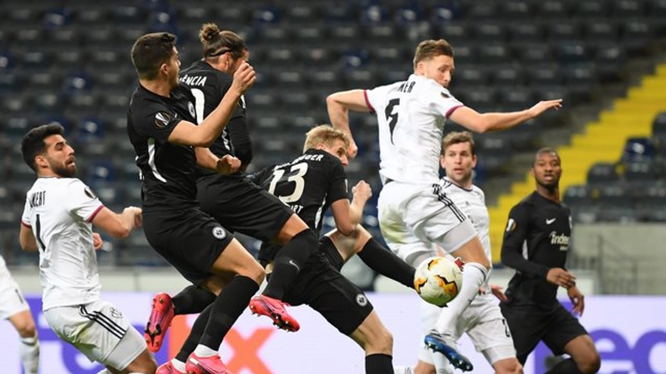 Eintracht Frankfurt verlor das Hinspiel gegen Basel deutlich.