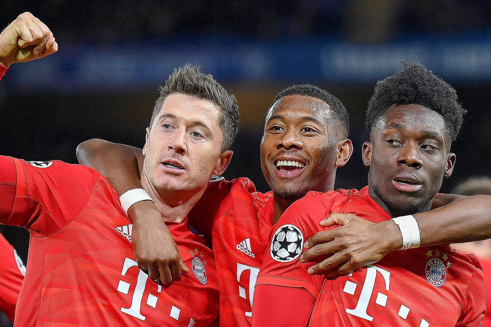 Robert Lewandowski, David Alaba, Alphonso Davies (v.l.): Der FC Bayern profitiert von einer Regeländerung in der Champions League.