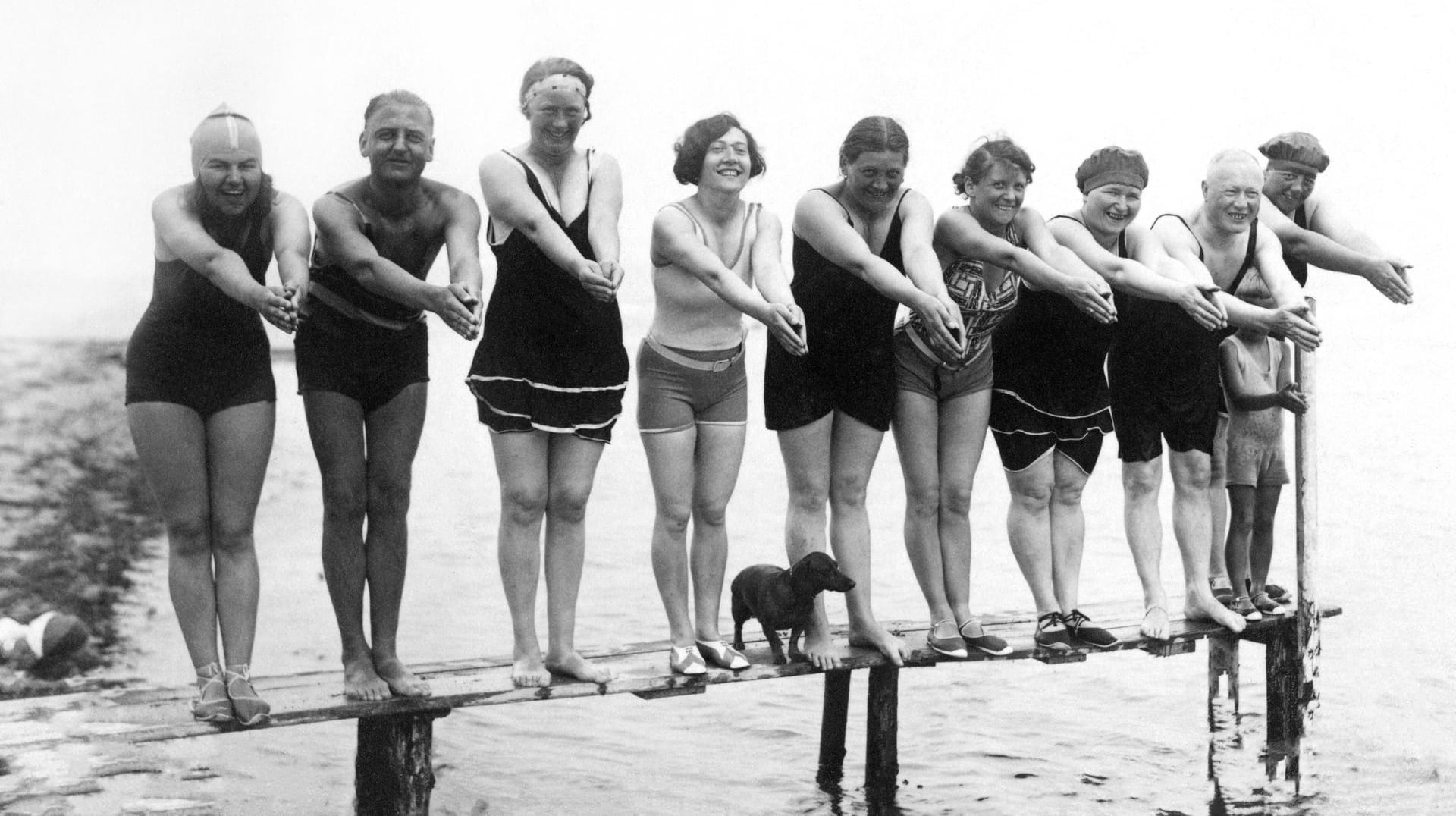 Badeurlauber in den 1920er Jahren: Seit 1932 trübte der "Zwickel-Erlass" manchen Spaß.