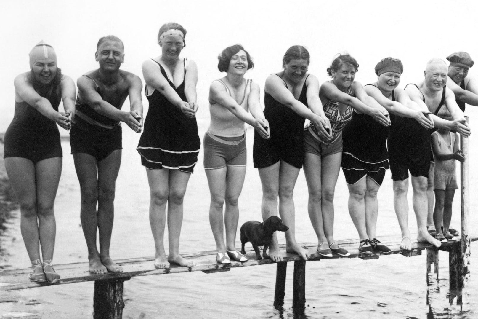 Badeurlauber in den 1920er Jahren: Seit 1932 trübte der "Zwickel-Erlass" manchen Spaß.