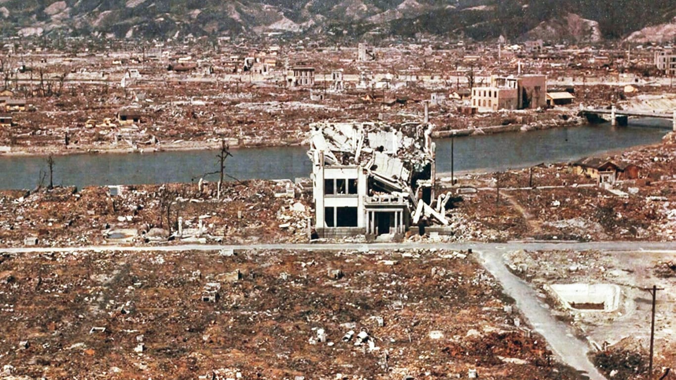 Hiroshima nach der Atombombenexplosion.