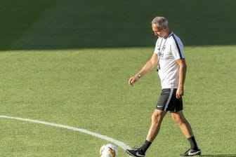Eintracht-Cheftrainer Adi Hütter will mit seinem Team die Sensation schaffen.