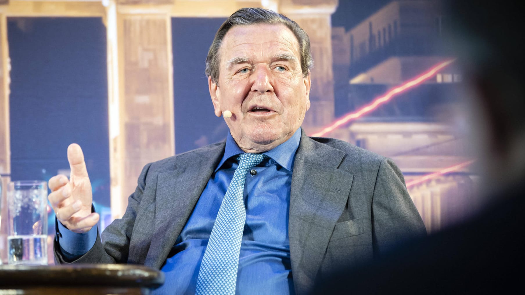 Altbundeskanzler Gerhard Schröder: Er rechnet nach der nächsten Bundestagswahl mit einer schwarz-grünen Regierung. Altbundeskanzler Gerhard Schröder: Er rechnet nach der nächsten Bundestagswahl mit einer schwarz-grünen Regierung.