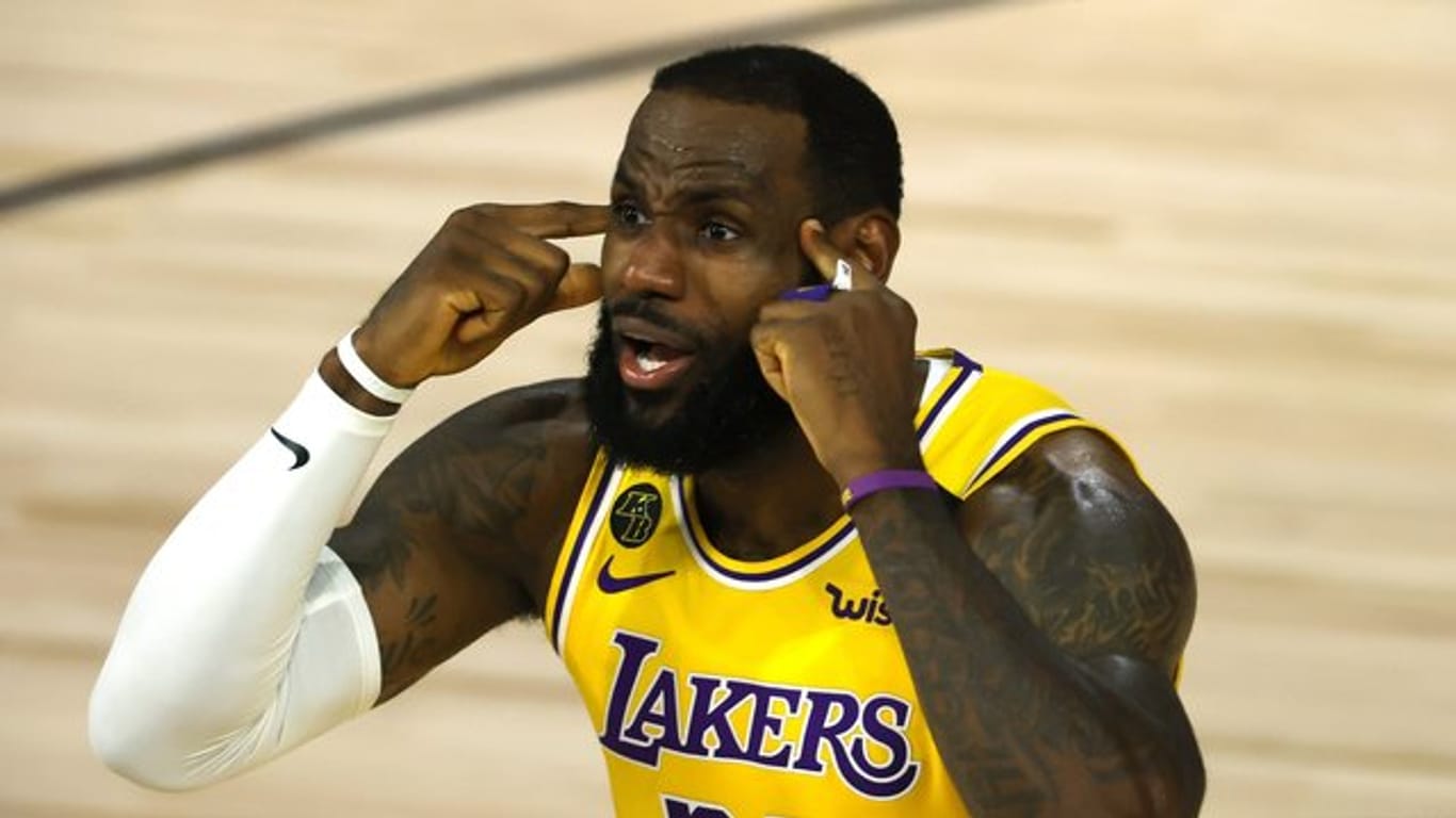 Musste mit den Los Angeles Lakers eine Pleite gegen Oklahoma hinnehmen: LeBron James.