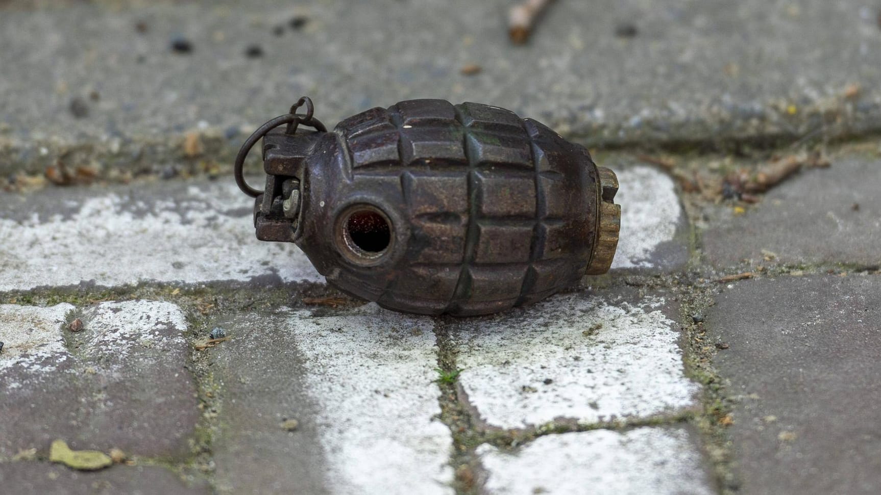 Eine Granate: Mit Sprengmittel im Gefäß eine sehr gefährliche Waffe. (Symbolfoto)