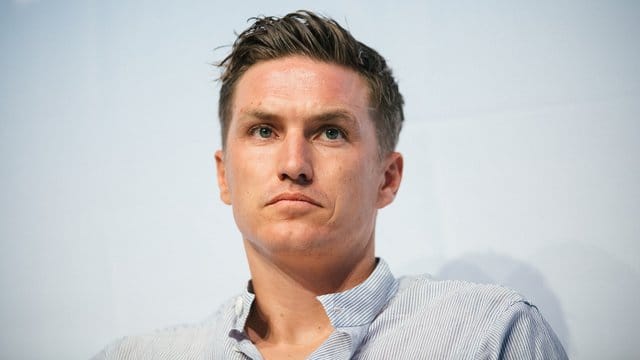 Tobias Schweinsteiger gehört jetzt dem Trainerteam des 1. Tobias Schweinsteiger gehört jetzt dem Trainerteam des 1.